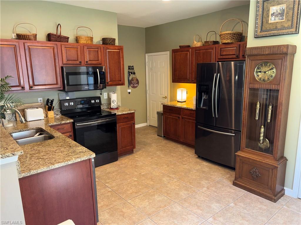 8271 Village Edge Cir 6 Property Photo 7