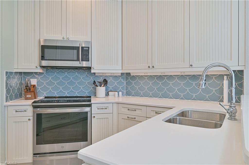 5000 Royal Shores Dr 101 Property Photo 11