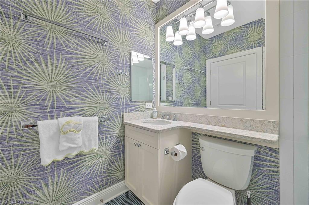 5000 Royal Shores Dr 101 Property Photo 29