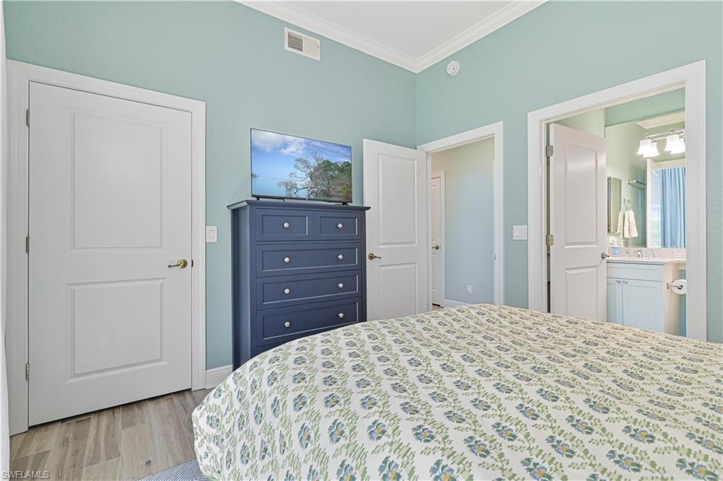 5000 Royal Shores Dr 101 Property Photo 32