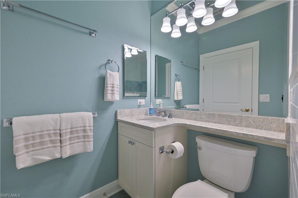 5000 Royal Shores Dr 101 Property Photo 33