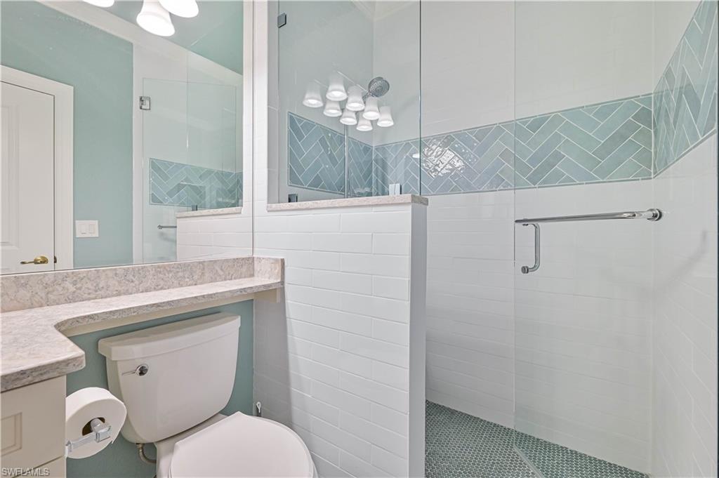 5000 Royal Shores Dr 101 Property Photo 34