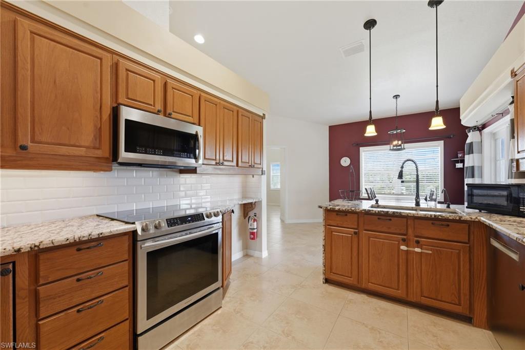640 Clancy St E Property Photo 8