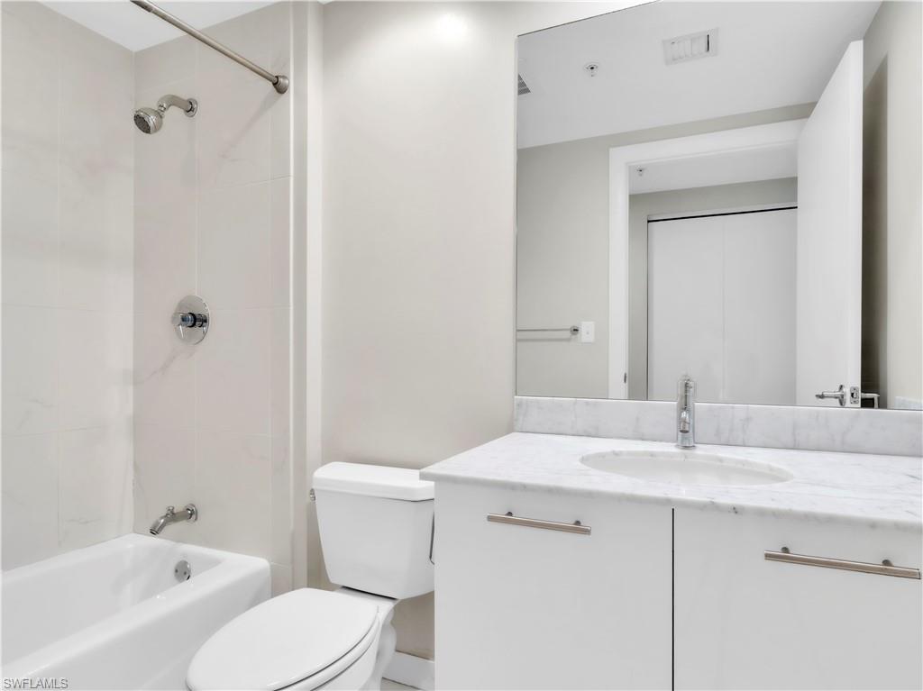 3000 Oasis Grand Blvd 2905 Property Photo 5
