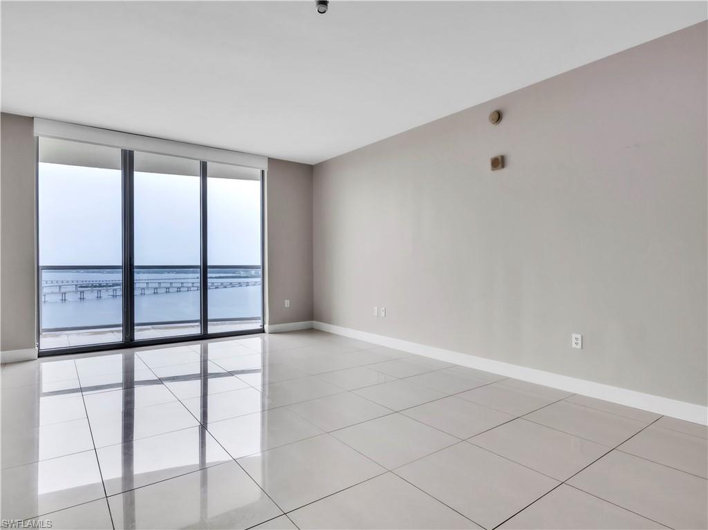 3000 Oasis Grand Blvd 2905 Property Photo 6