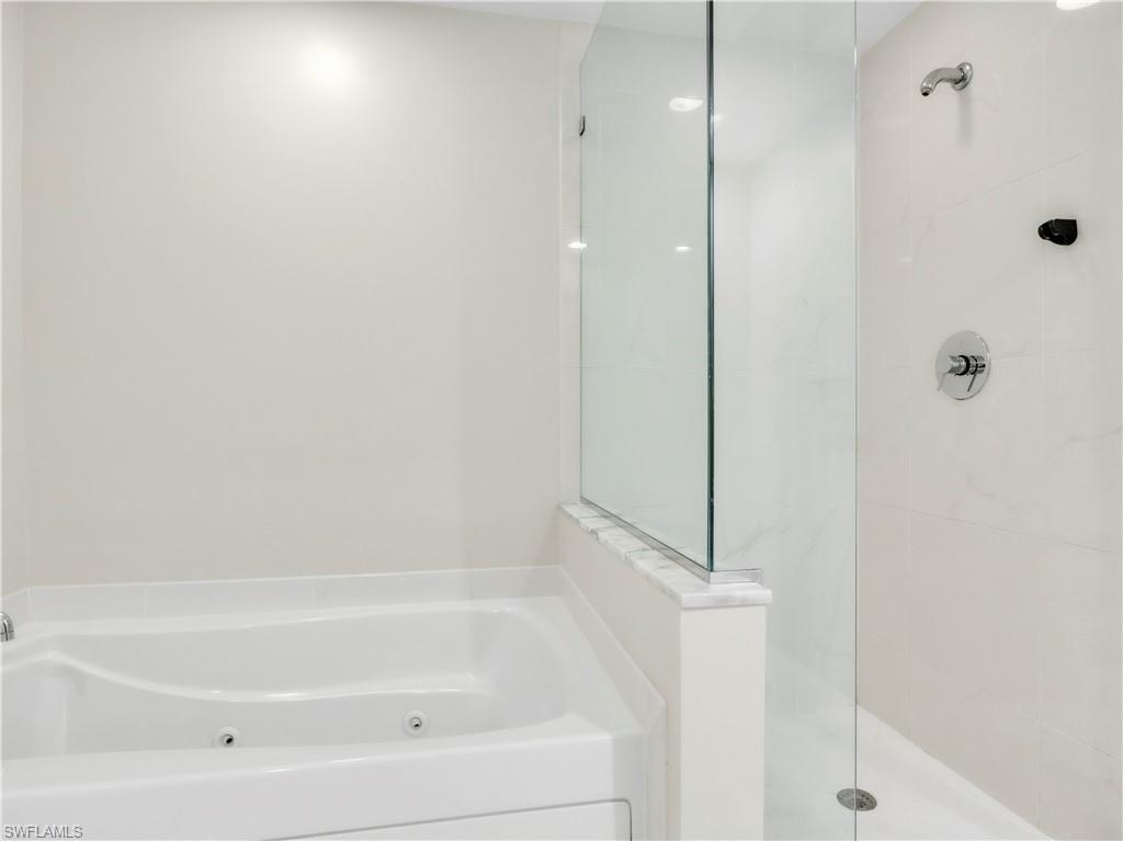 3000 Oasis Grand Blvd 2905 Property Photo 10