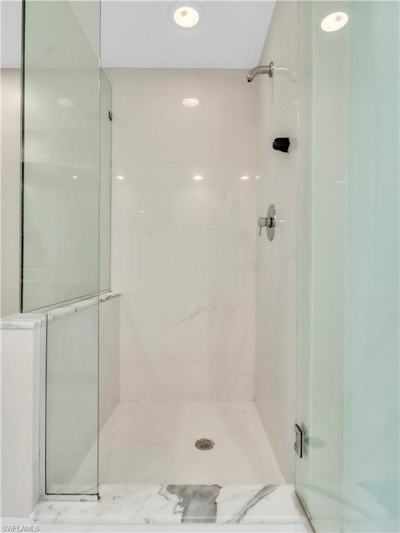 3000 Oasis Grand Blvd 2905 Property Photo 11