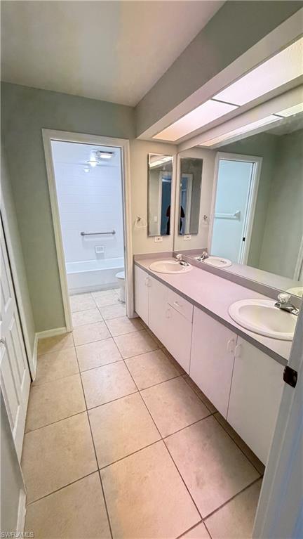 28 Cosmopolitan Dr 13 Property Photo 10