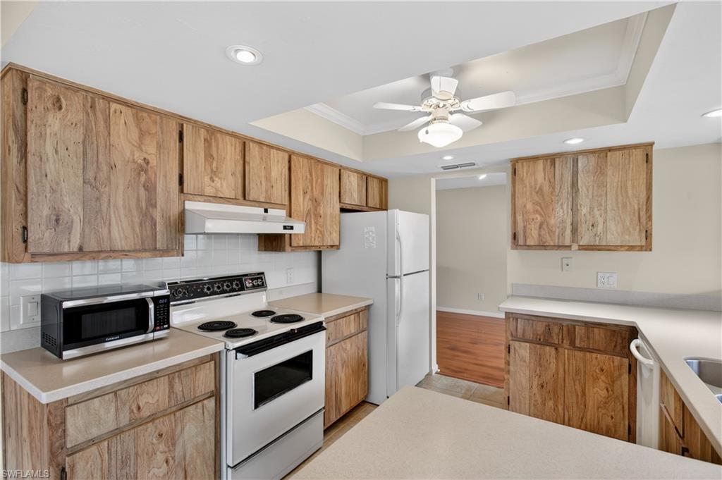 9708 Foxglove Cir Property Photo 7