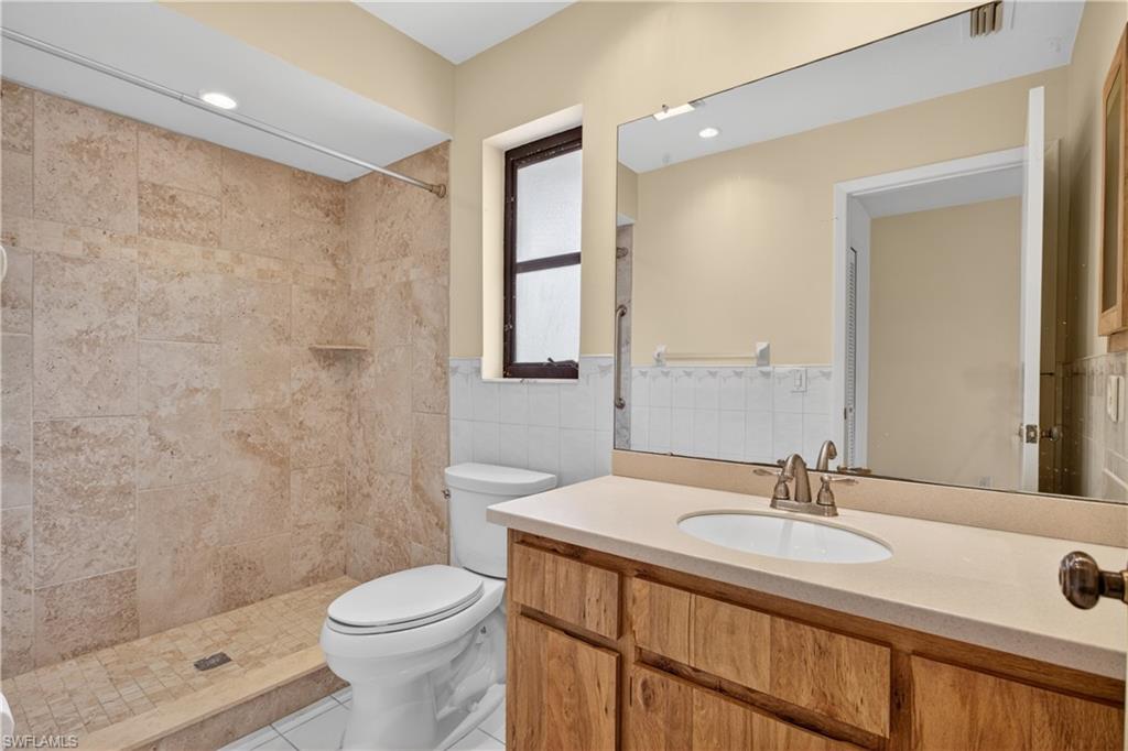 9708 Foxglove Cir Property Photo 17