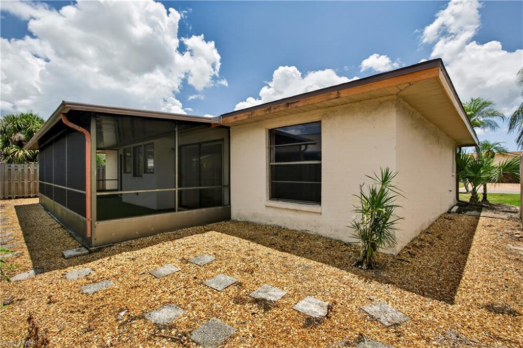 9708 Foxglove Cir Property Photo 28