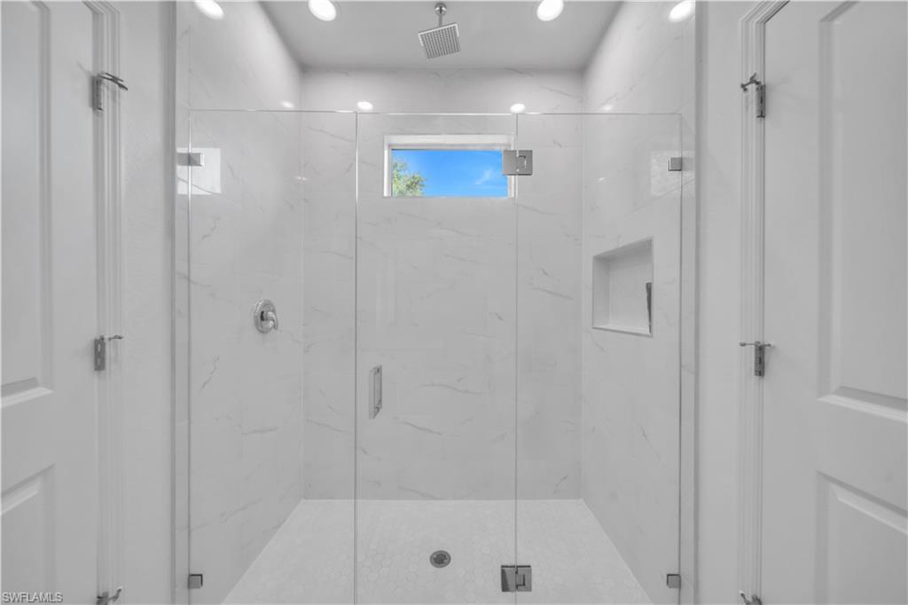 6208 Forest Ct Property Photo 13