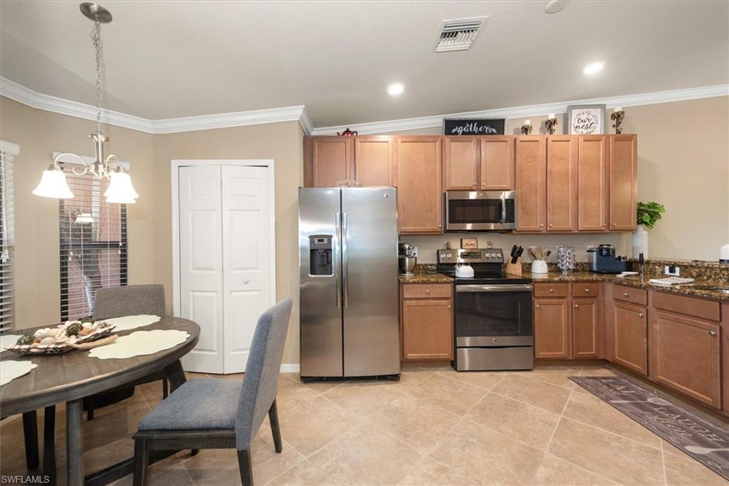 13750 Julias Way 528 Property Photo 16