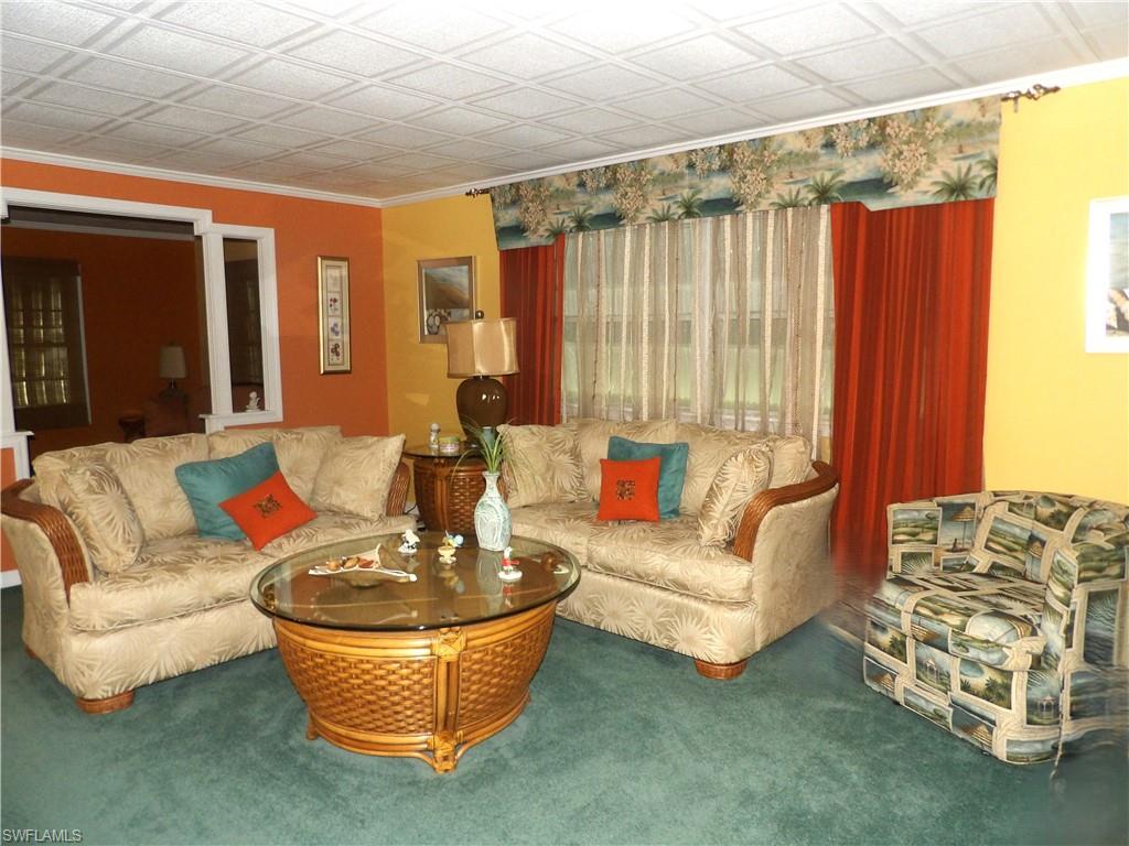 242 Shrub Ln N Property Photo 5