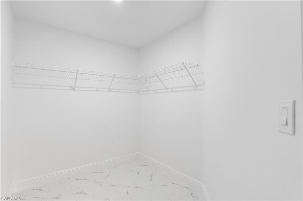 546 Genoa Ave S Property Photo 10