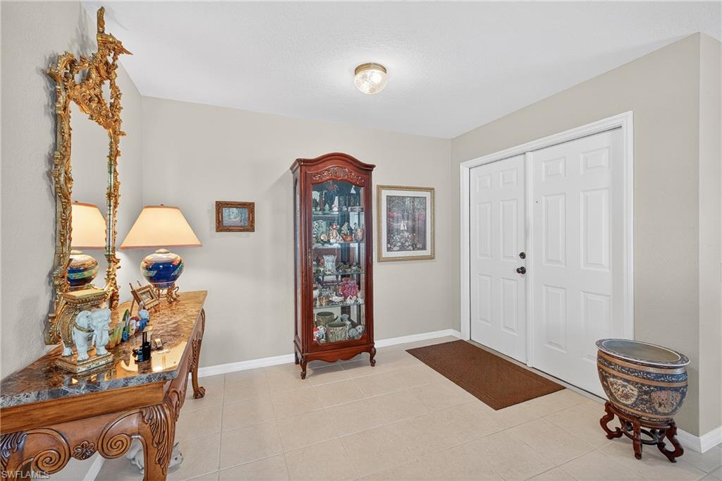 12835 Oakpointe Cir Property Photo 3