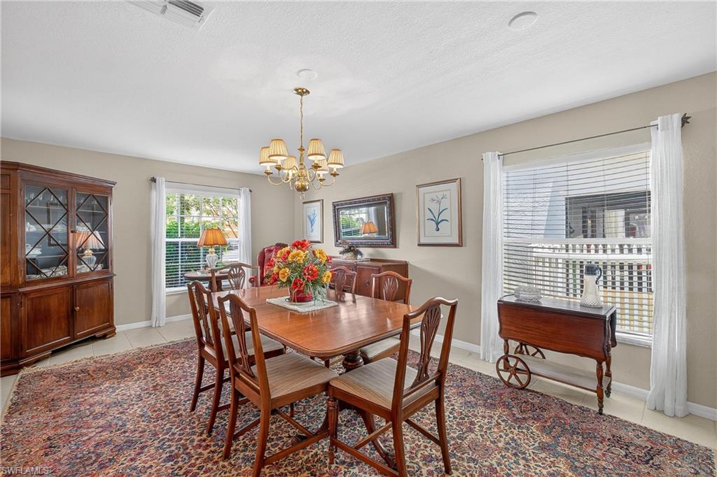 12835 Oakpointe Cir Property Photo 5
