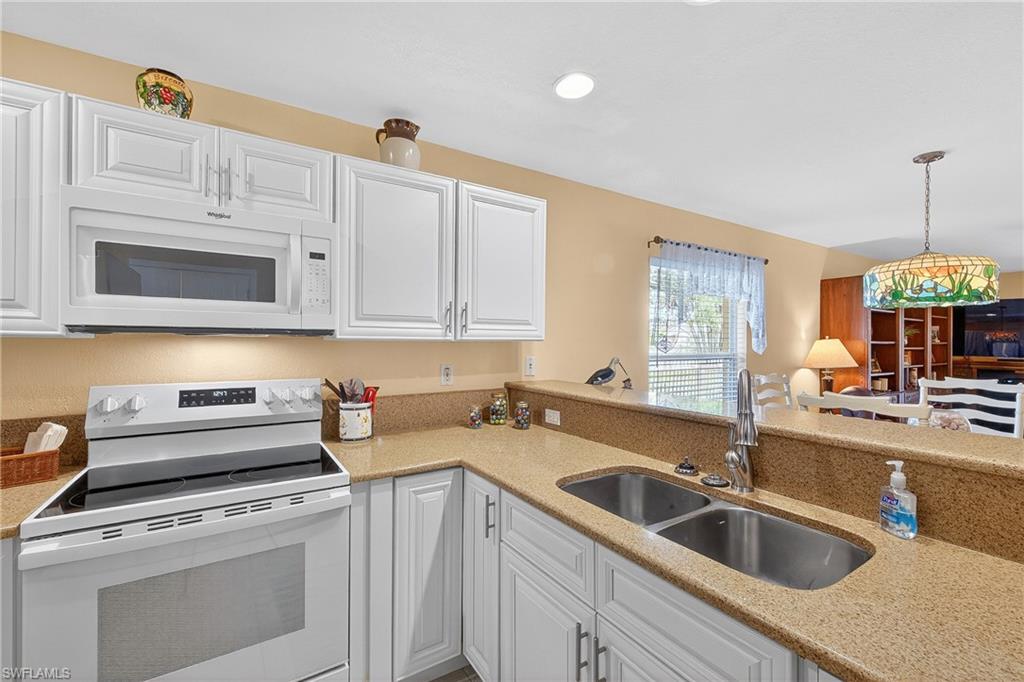 12835 Oakpointe Cir Property Photo 7