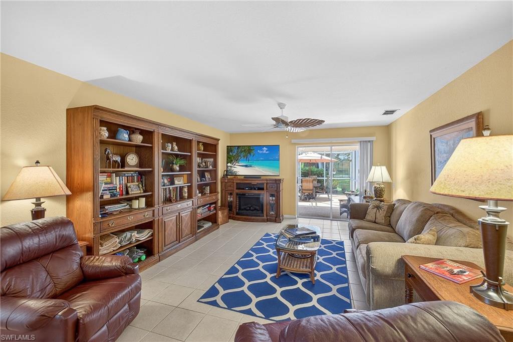 12835 Oakpointe Cir Property Photo 9