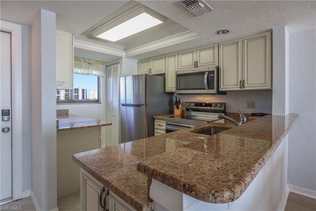8350 Estero Blvd 423 Property Photo 6