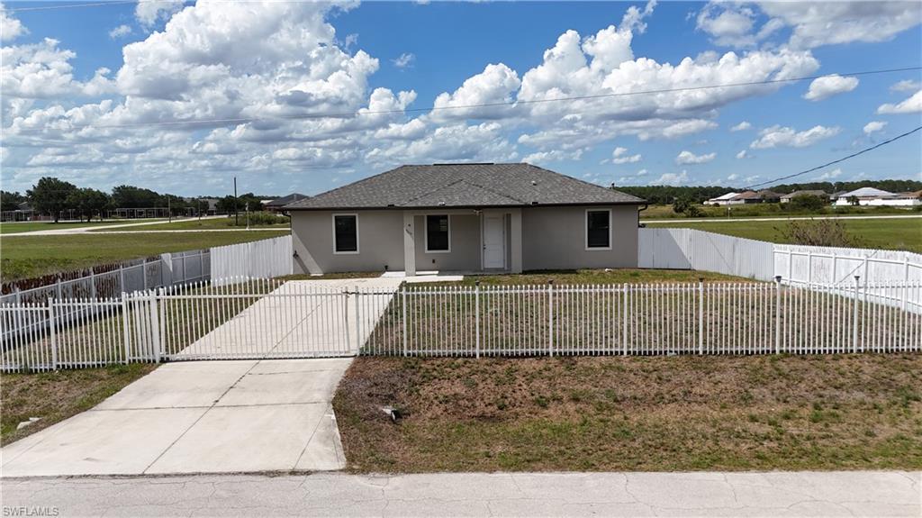 9019 N Indio Cir Property Photo 3