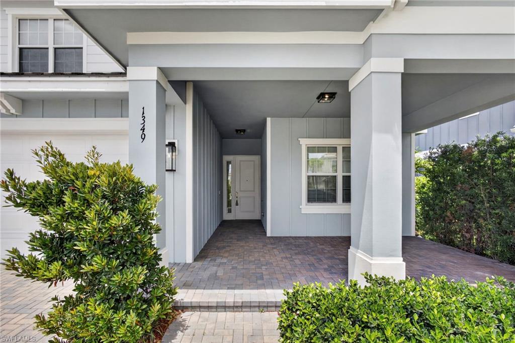 1349 Harvester Xing Property Photo 3