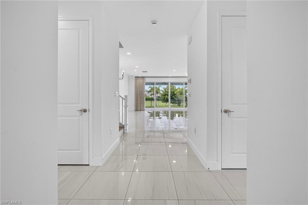 1349 Harvester Xing Property Photo 4
