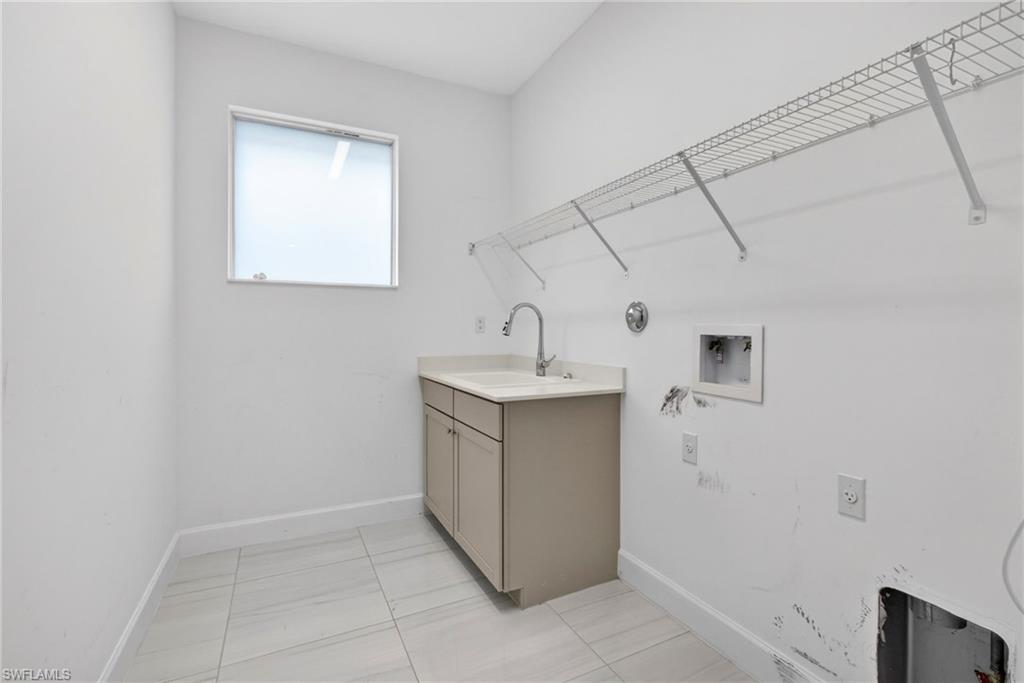 1349 Harvester Xing Property Photo 9