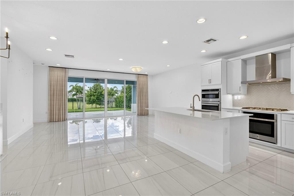 1349 Harvester Xing Property Photo 11