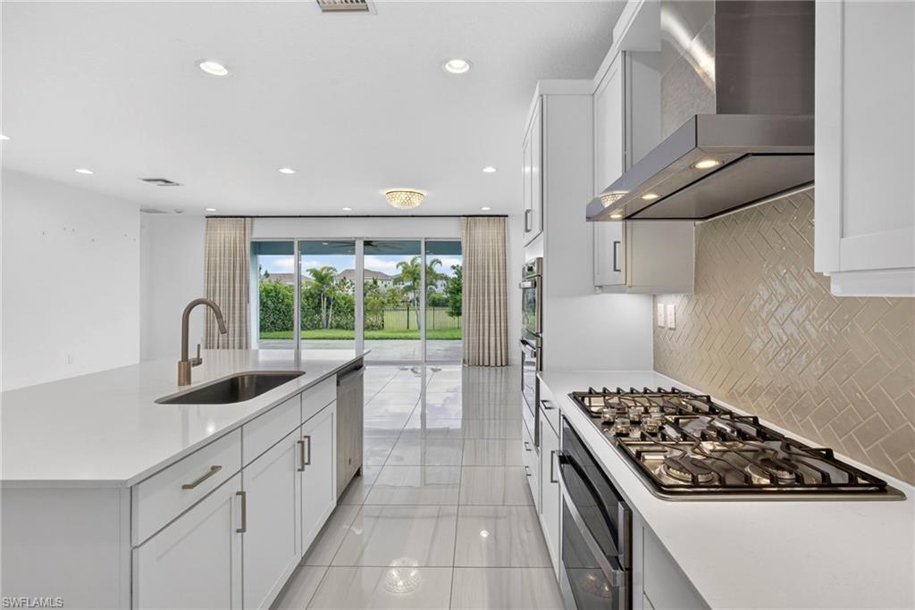 1349 Harvester Xing Property Photo 13