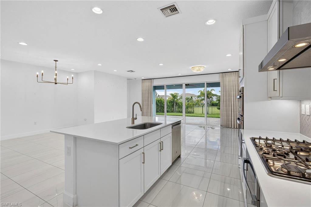 1349 Harvester Xing Property Photo 14