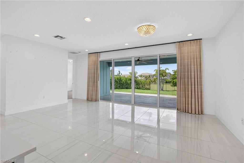 1349 Harvester Xing Property Photo 19
