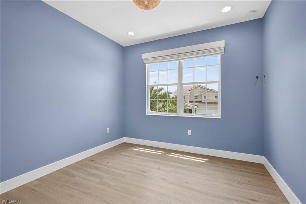 1349 Harvester Xing Property Photo 32