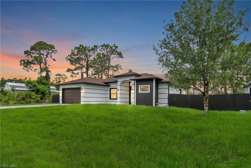 1047 Merry St E Property Photo 2