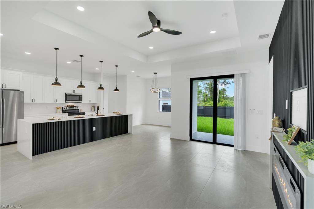 1047 Merry St E Property Photo 10