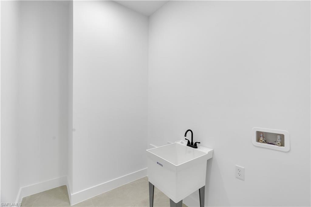 1047 Merry St E Property Photo 22