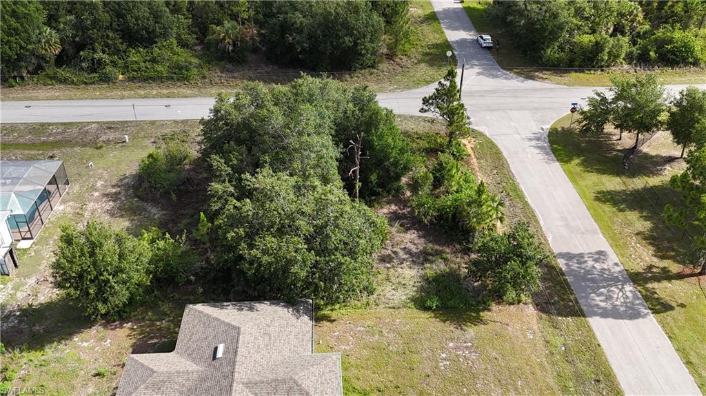 2025 Robert Ave Property Photo 5