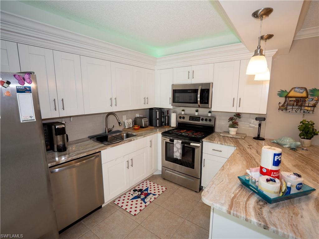 1727 Park Meadows Dr 2 Property Photo 20