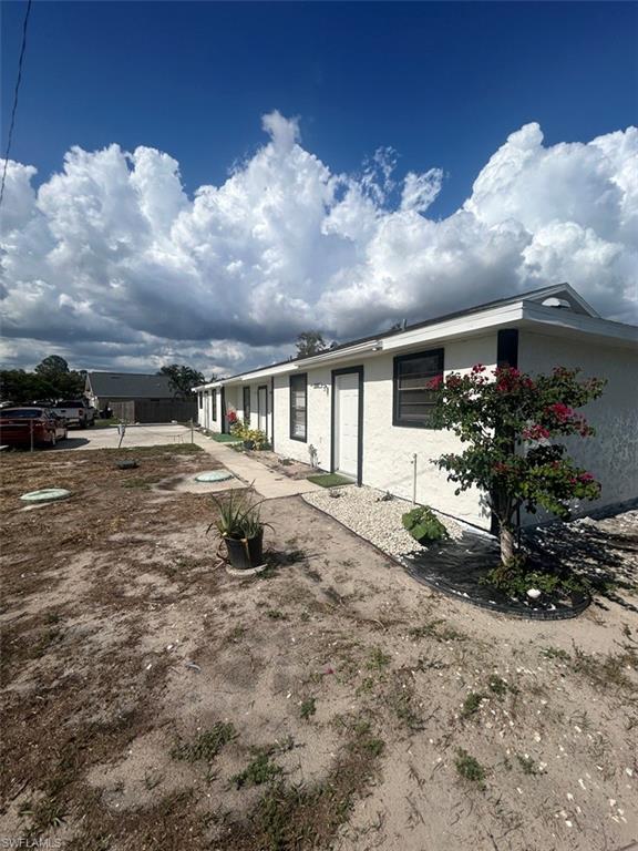 7582-7586 Carrier Rd Property Photo 3