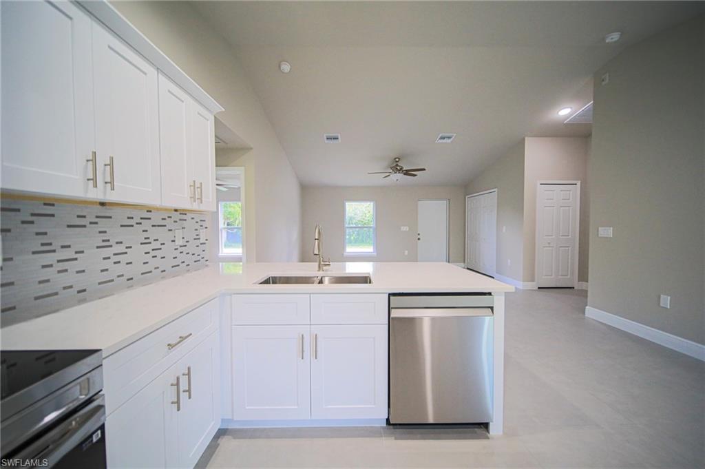 1011 Kent St E Property Photo 4