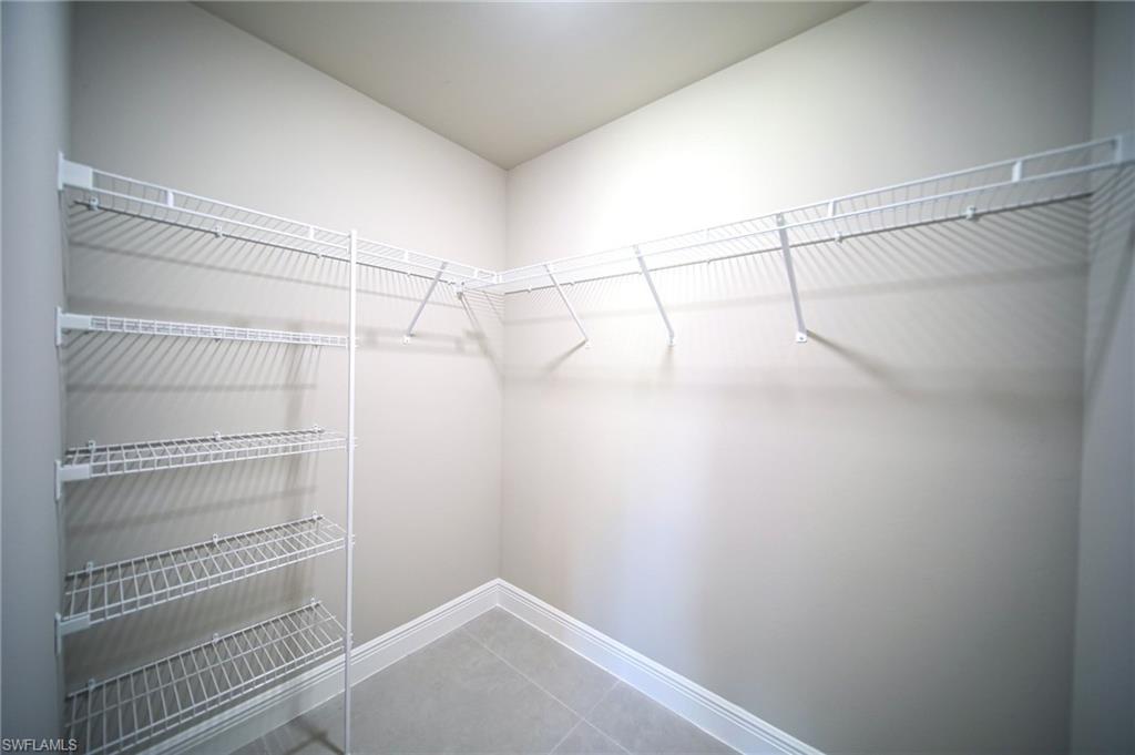1011 Kent St E Property Photo 8