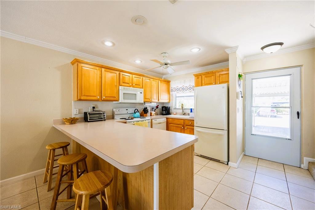 6777 Winkler Rd 150 Property Photo 5