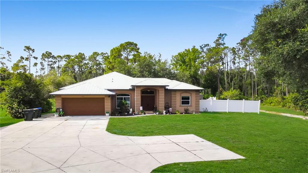 3241 Tropicaire Blvd Property Photo 2