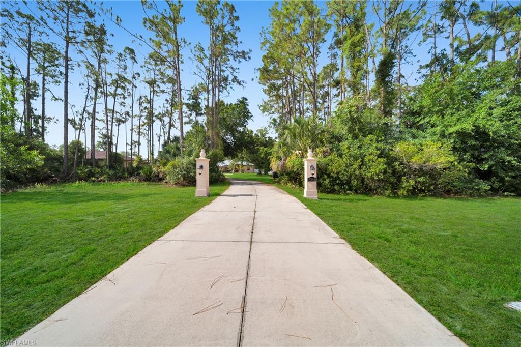 3241 Tropicaire Blvd Property Photo 3