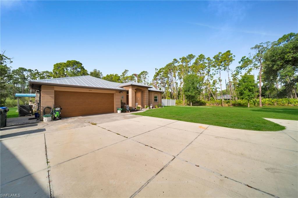 3241 Tropicaire Blvd Property Photo 4