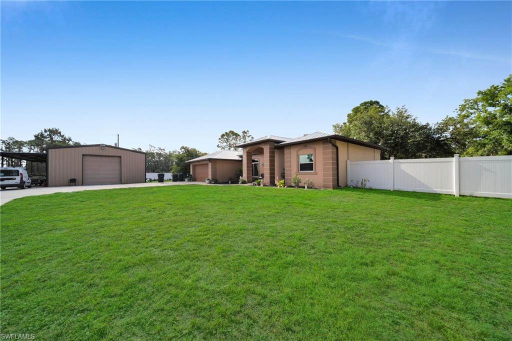 3241 Tropicaire Blvd Property Photo 5