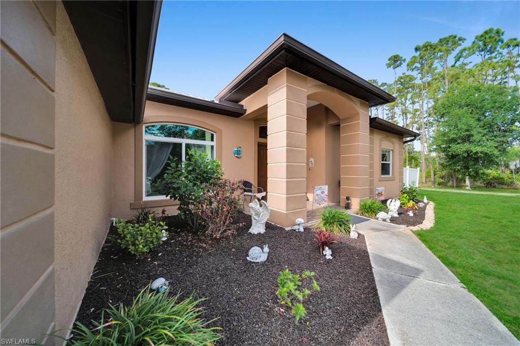 3241 Tropicaire Blvd Property Photo 6