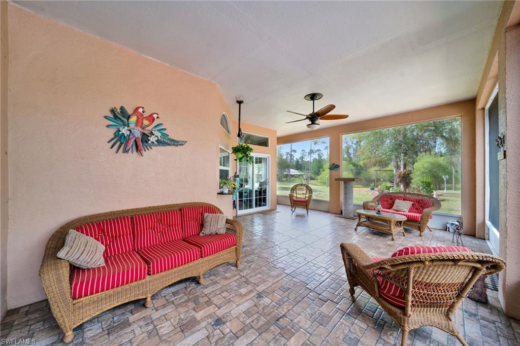 3241 Tropicaire Blvd Property Photo 18