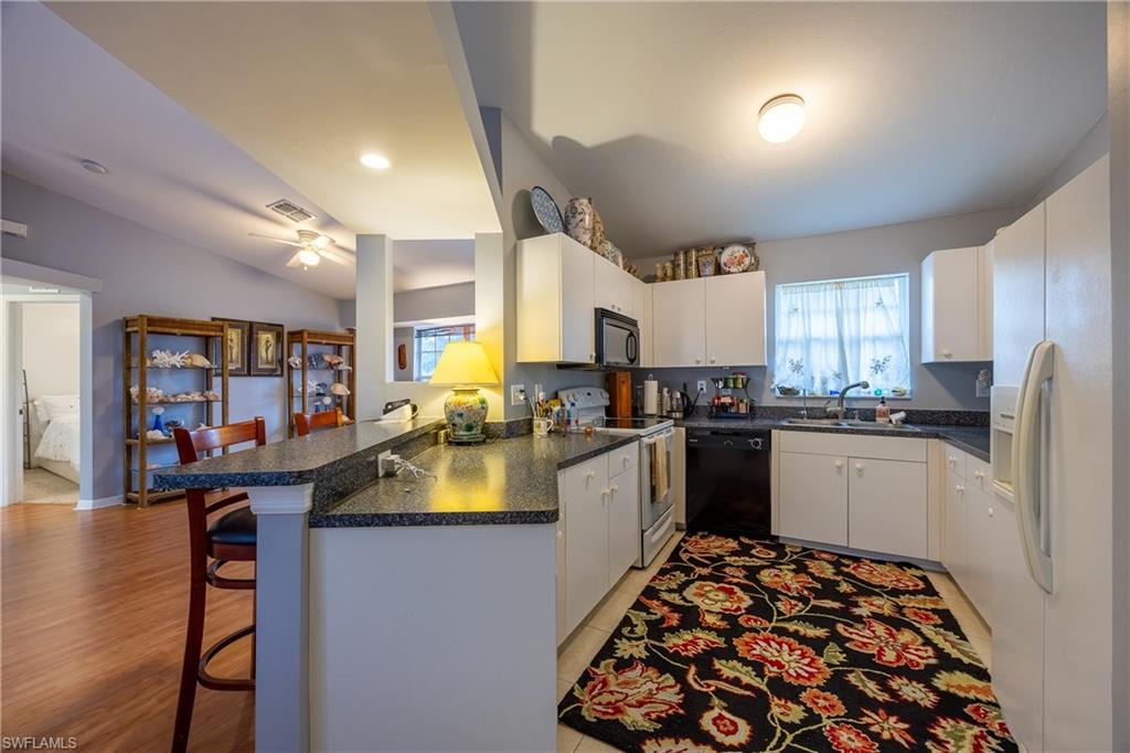 4201 6th St W Property Photo 10