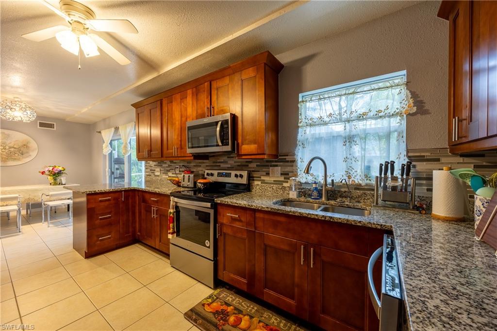 4201 6th St W Property Photo 23
